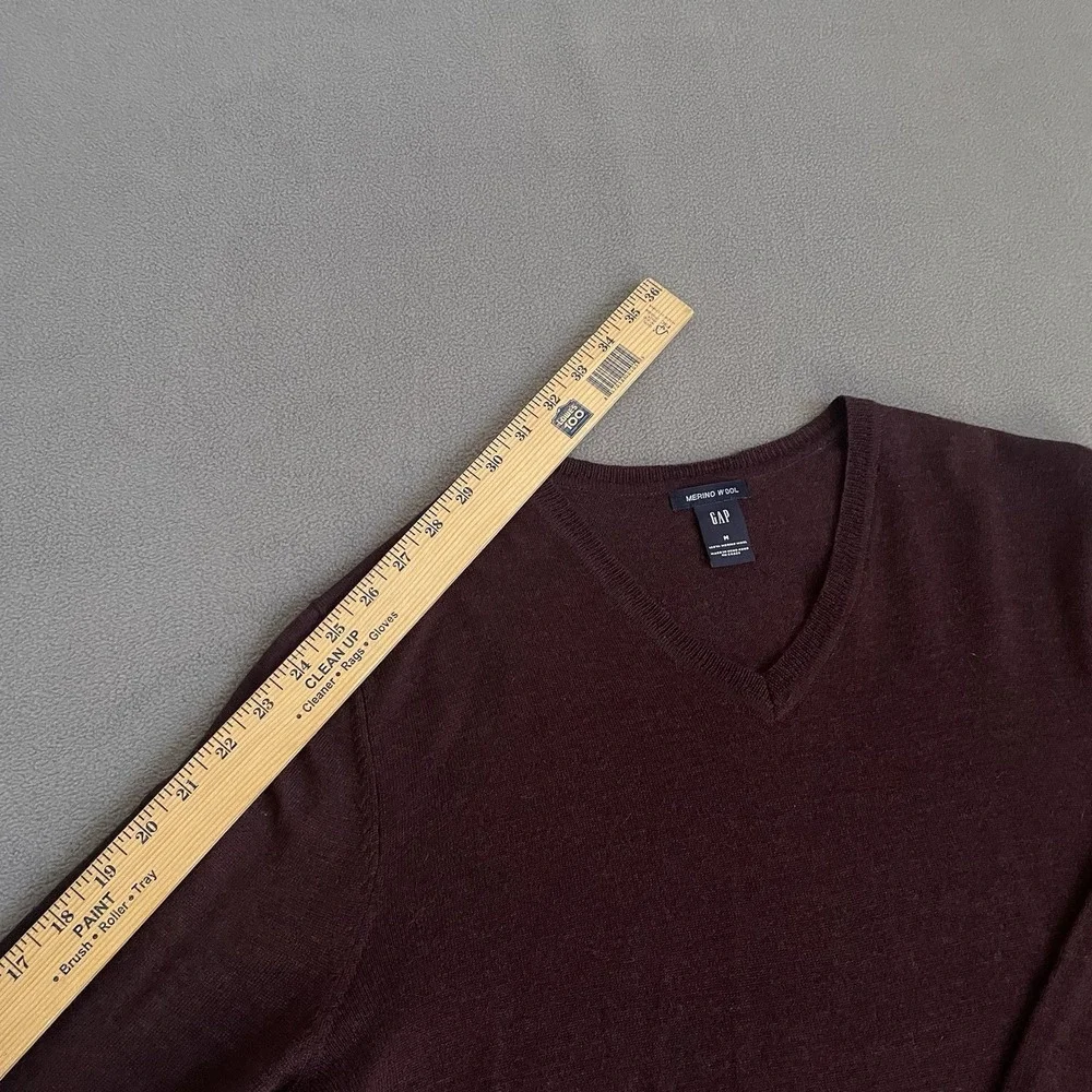 Gap Women Merino Wool Y2K V-Neck Sweater Sz Medium Maroon‎ Fall Classic